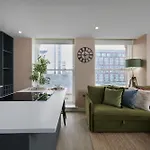 Hayy Luxury 2 Bed In Centre * ليدز
