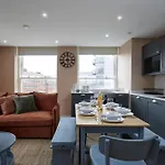 Hayy Luxury 2 Bed In Centre شقة *