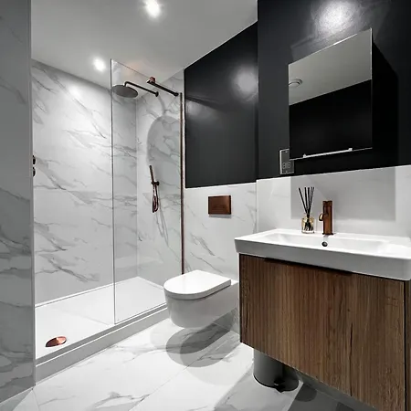 Hayy Luxury 2 Bed In Centre شقة *