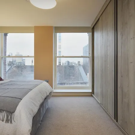 Hayy Luxury 2 Bed In Centre Apartment