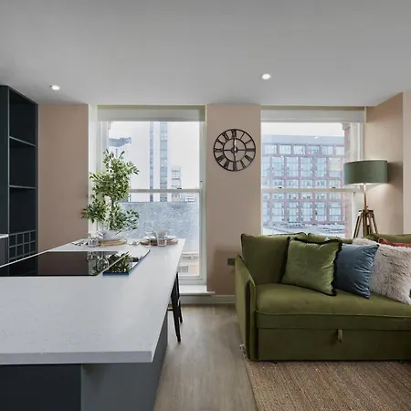 Hayy Luxury 2 Bed In Centre * Leeds (West Yorkshire)